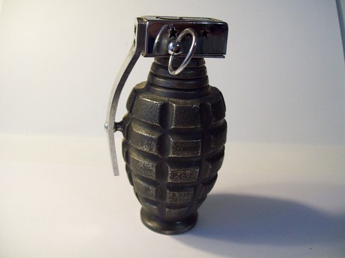Militaria briquet table - briquet,