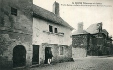 Carte NANTES Vieille Maison rue Saint André à l'angle de la rue de la Poudrière