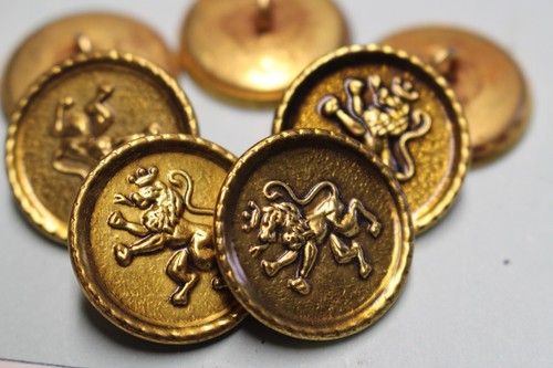 Ancien bouton métal doré - ,