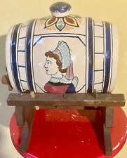 Tonneau a liqueur en faïence Henriot Quimper - décor Breton et Bretonne