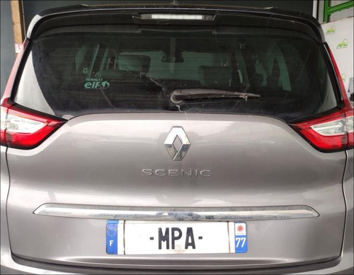 Malle hayon arriere renault - malle/hayon,