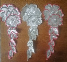 Fleur Broderie Argent ou Rouge