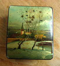 Boite russe ancienne laquée - peinte - signée