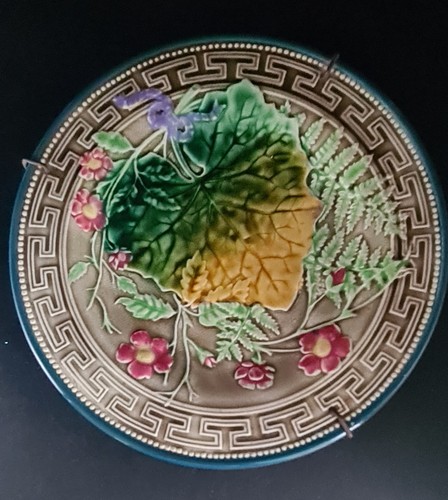 Assiette ancienne barbotine - assiette,