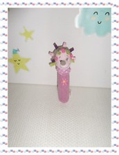 V - Doudou Hochet Allongé