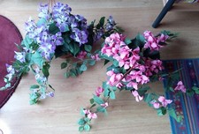 Lot de 2 Belles Suspensions en Plastique de Fleurs Artificielles à Suspendre !