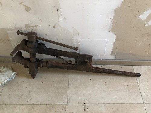 Vend ancien etaux - etaux, 150€