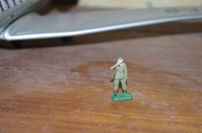 STARLUX plastique mini échelle 1:50 HO MILITAIRE BERET VERT n° 1 comme neuf.