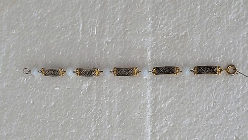 Bracelet vintage or de - vintage,
