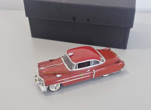 Petite voiture métal cadillac - métal,