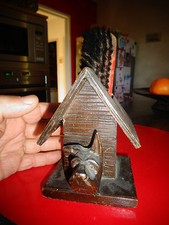 Chien Scottich Terrier & niche porte ancienne brosse à habit Bois Forêt Noire 