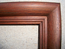 cadre ancien en bois massif de