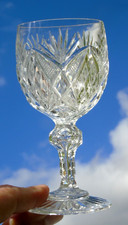 Baccarat? Clichy? Sèvres?  - Verre en cristal taillé. XIXe s.  Haut. 10,8 cm