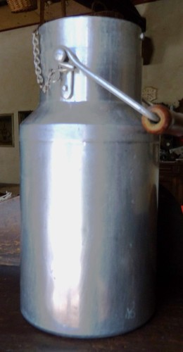 Pot lait ancien alu avec - pot,