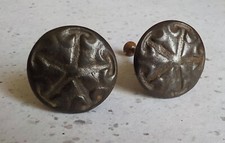 Paire poignées de tiroirs de meuble ronde en fonte Fleurs de Lys XIXè