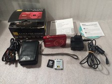 Nikon Coolpix S5200 Rouge avec chargeur câbles étui dans sa boite