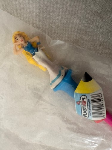 Crayon papier neuf - à,