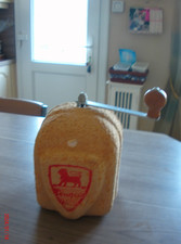 ANCIEN  ET SUPERBE MOULIN A CAFE PEUGEOT LAQUE  CREME AVEC SA BOITE D'ORIGINE.