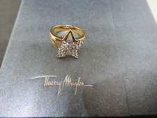 Bague Thierry Mugler plaquée or avec Zirconium T21101DZ. T.52. 89,90€ Neuve