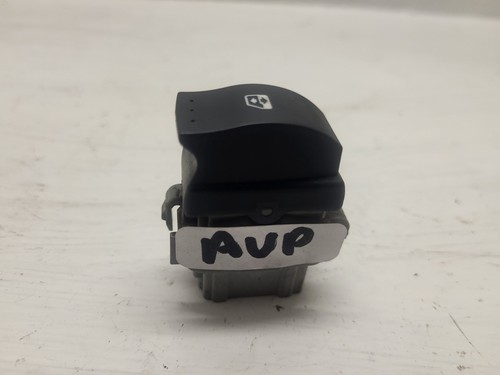 Bouton lève vitre avant