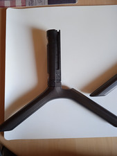 Ensemble pieds + vis télé