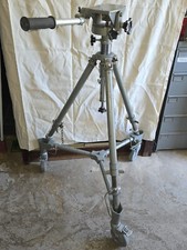 GITZO 952,  TREPIED PROFESSIONNEL MONTER SUR ROULETTES CAMERA CINEMA
