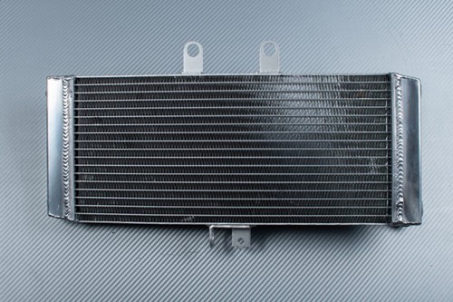 Radiateur eau type racing - d,