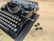 Pieds de boîtier pour machine