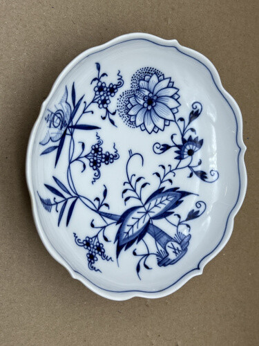 Assiette coupelle figurine - /,