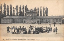 CPA 28 DREUX / COLLEGE DE JEUNES FILLES / PLACE MEZIRARD