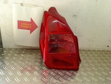 FEU ARRIÈRE GAUCHE une pate