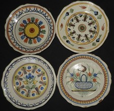 Lot de 4 assiettes anciennes -