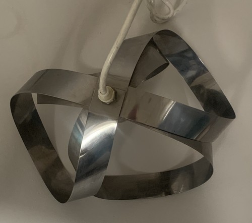 Luminaire suspension lamelles