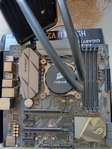 Carte mere asus strik z370 - mere,