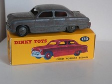 Voiture miniature DINKY TOYS