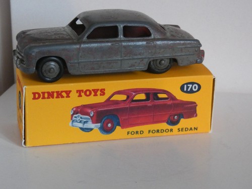 Voiture miniature dinky toys - dinky,