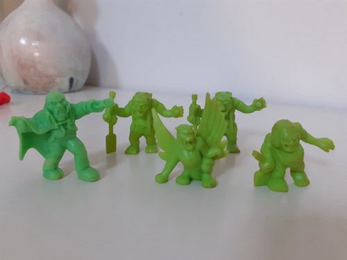 Figurines monster pocket - in,