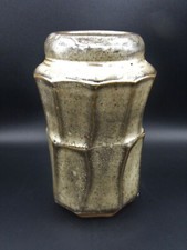 Vase à facettes en grès 