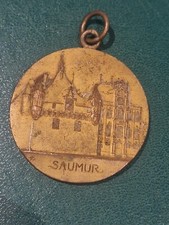 Medaille Ancienne « Château De SAUMUR » Société Des Pêcheurs A La Ligne 