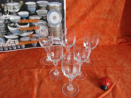 Verres vin blanc en - a,
