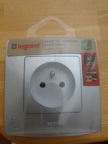 Legrand prise secteur niloé - secteur,