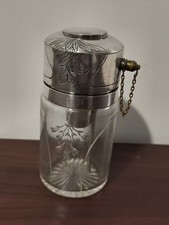 Vaporisateur à pompe argent et cristal gravé, fin XIXé, signé K Frères (3)