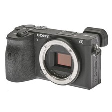 Sony Alpha 6600 environ 8 000 exemplaires Caméra