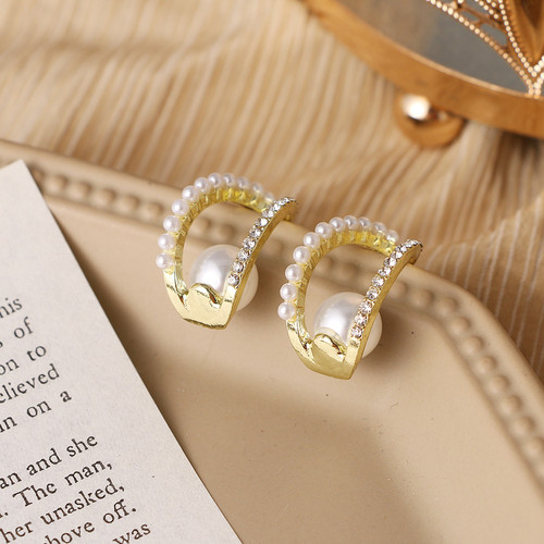 Gantes boucles d oreilles - ??l??gantes, d'oreilles