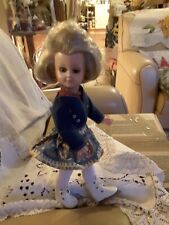 POUPEE  UNICA DE 40cm  patineuse