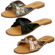 Mules À Talon Plat Twist