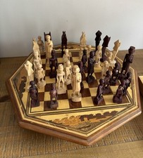Grand Echiquier Jeu d 'Echecs Bois Artisanat Gravure -  43x42,5cm - Vintage