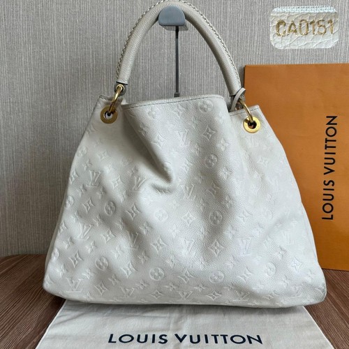 Authenticity verified louis - authenticity,