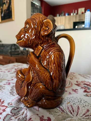 Pichet zoomorphe singe parfait