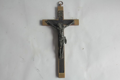 Christ sur croix bronze